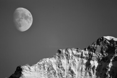 摄影 标题为“moon over virgin” 由Daniel Rohrbach, 原创艺术品, 数码摄影