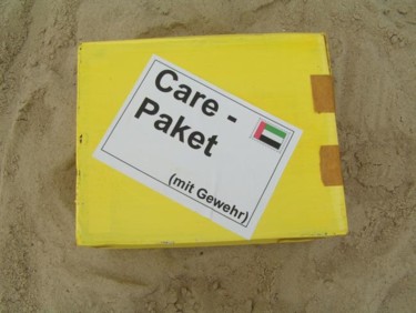 Malerei mit dem Titel "Care Paket mit Gewe…" von Annamalt & Edward Naujok, Original-Kunstwerk