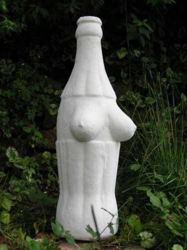 Skulptur mit dem Titel ""Cola Woman" von Edward Naujok, Original-Kunstwerk