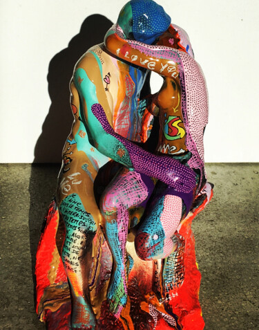 Escultura titulada "Le baiser" por Edwige Col, Obra de arte original, Resina