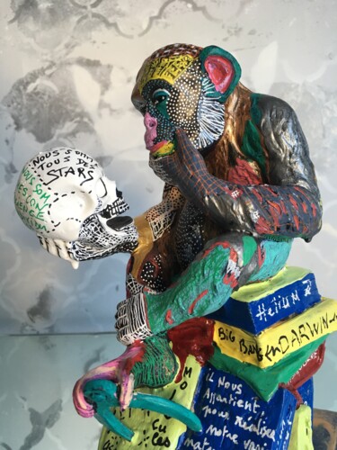 Escultura titulada "Philos Monkey" por Edwige Col, Obra de arte original, Resina