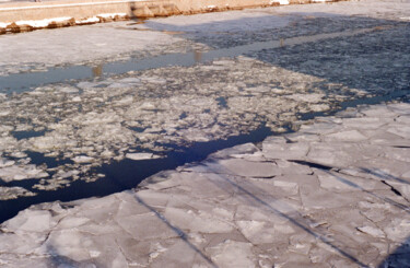 Fotografie getiteld "Ice shards" door Ekaterina Kastalskaya, Origineel Kunstwerk, Film fotografie