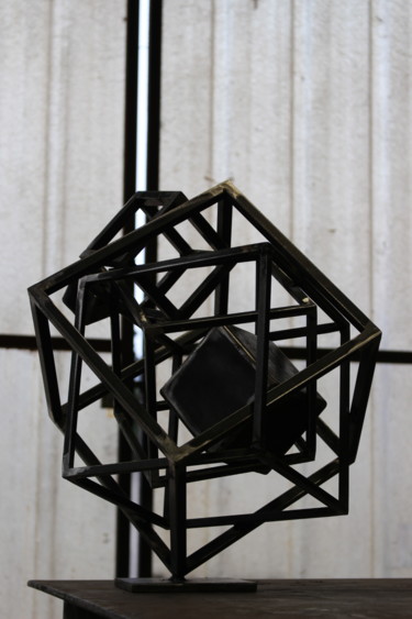 Sculpture intitulée "Eldekan "Cubes in c…" par Eldekan, Œuvre d'art originale, Métaux