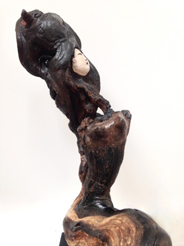 Sculptuur getiteld "Naomi, série Ostréï…" door Eleanor Gabriel, Origineel Kunstwerk, Hout