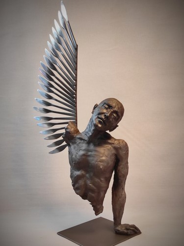 Escultura intitulada ""...I WILL NOW RISE…" por Elena Kraft, Obras de arte originais, Argila