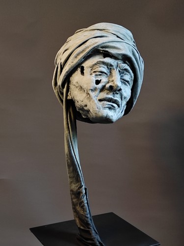Skulptur mit dem Titel ""Citizen of Kabul"" von Elena Kraft, Original-Kunstwerk, Ton
