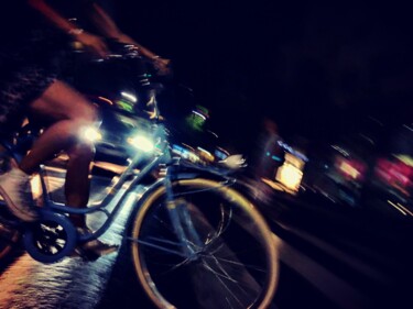 Фотография под названием "Night traffic" - Elena R, Подлинное произведение искусства, Цифровая фотография