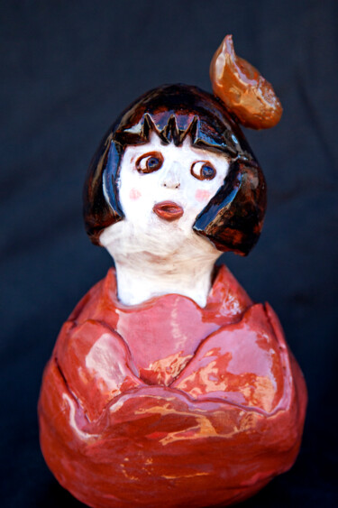 Sculpture intitulée "Miss Maria" par Elena Uljancic, Œuvre d'art originale, Céramique