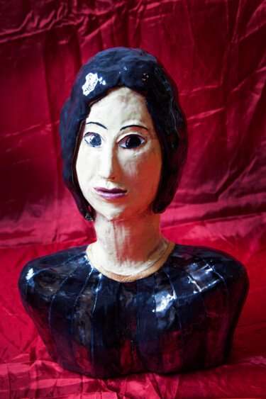Skulptur mit dem Titel "Miss Zoe" von Elena Uljancic, Original-Kunstwerk, Keramik