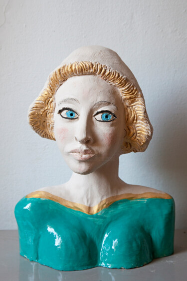 Skulptur mit dem Titel "Doris" von Elena Uljancic, Original-Kunstwerk, Keramik