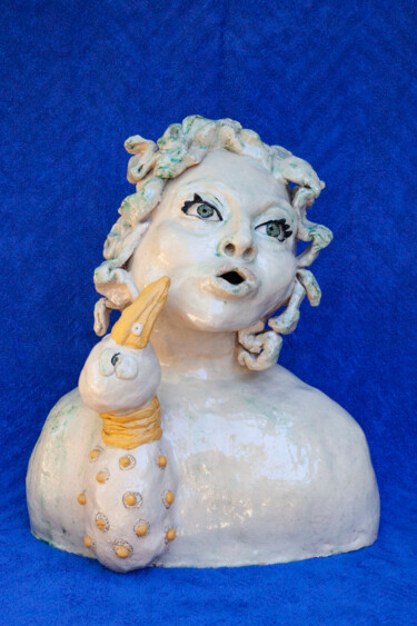 Skulptur mit dem Titel "Kruje" von Elena Uljancic, Original-Kunstwerk, Keramik