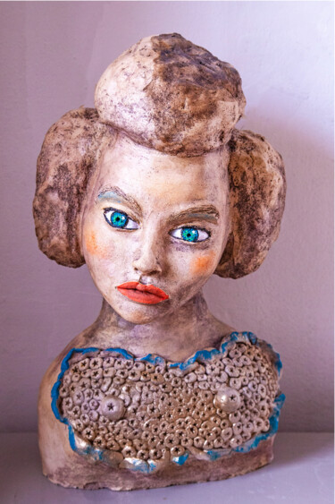 Skulptur mit dem Titel "Denise" von Elena Uljancic, Original-Kunstwerk, Keramik