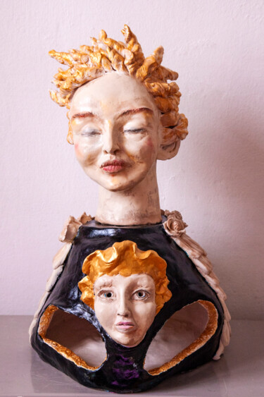 Скульптура под названием "Keep Dreaming" - Elena Uljancic, Подлинное произведение искусства, Керамика