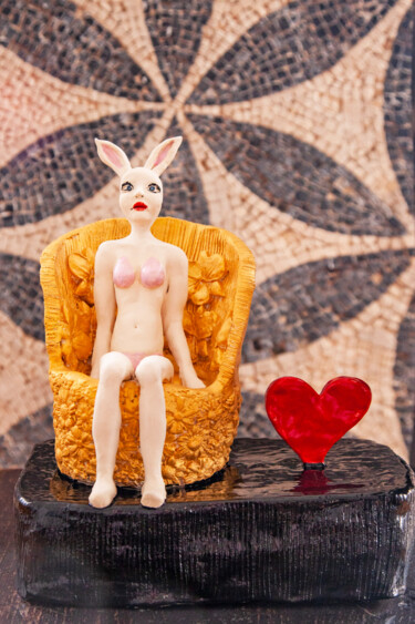 Skulptur mit dem Titel "The Narcissist" von Elena Uljancic, Original-Kunstwerk, Keramik