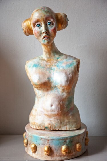 Sculpture titled "Hana" by Elena Uljancic, Original Artwork, Ceramics