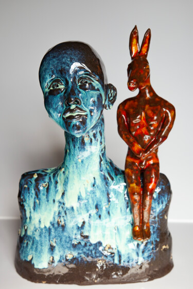 Skulptur mit dem Titel "With the Donkey" von Elena Uljancic, Original-Kunstwerk, Keramik