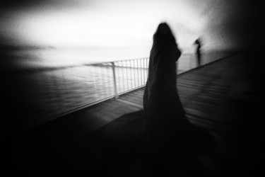 Don't look back Photographie intitulée "Don't look back" par Elena Raceala, Œuvre d'art originale, Photographie numérique