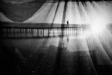 The life beyond me Photographie intitulée "The life beyond me" par Elena Raceala, Œuvre d'art originale, Photographie numérique