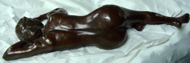 Sculpture titled "Endormie" by Elisabeth Aloccio, Original Artwork