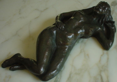 Sculpture titled "La belle endormie" by Elisabeth Aloccio, Original Artwork