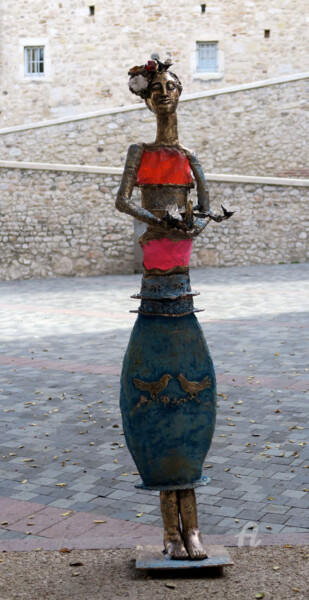 Sculpture intitulée "La déesse aux oisea…" par Elisabeth Brainos, Œuvre d'art originale, Bronze
