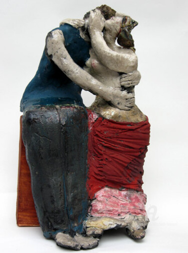 Sculpture titled "amoureux assis 2" by Elisabeth Brainos, Original Artwork, Terra cotta