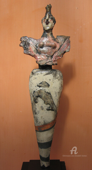 Sculpture titled "the queen" by Elisabeth Brainos, Original Artwork