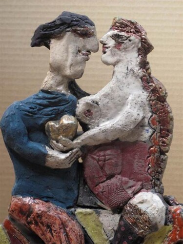 Scultura intitolato "couple6-side2-detail" da Elisabeth Brainos, Opera d'arte originale, Terracotta