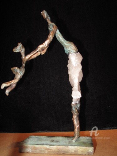 Sculpture intitulée "Jeune fille à l'enf…" par Elisabeth Brainos, Œuvre d'art originale, Bronze