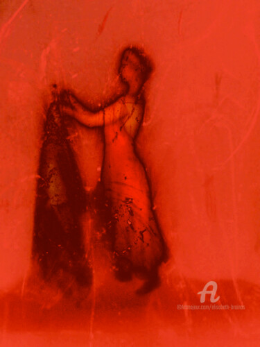 Photographie intitulée "La cape jaune rouge" par Elisabeth Brainos, Œuvre d'art originale, Photographie manipulée