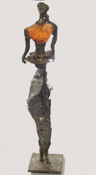 Sculpture titled "Elégante orange à l…" by Elisabeth Brainos, Original Artwork, Bronze
