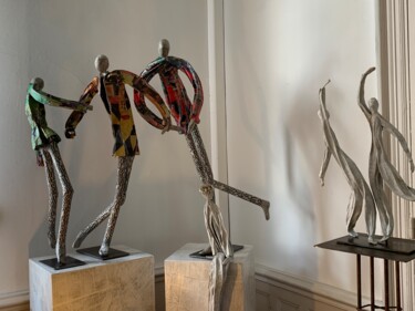 Sculpture intitulée "Ils dansent pour el…" par Elisabeth Durandin, Œuvre d'art originale, Papier