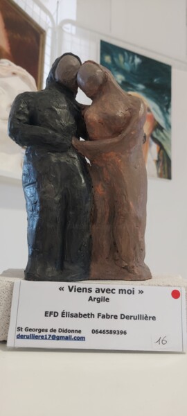 Sculpture titled "Viens avec moi" by Elisabeth Fabre Derulliere, Original Artwork, Clay