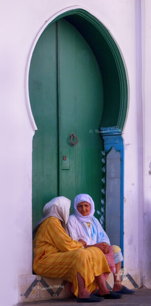 Fotografia intitolato "Papotage au Maroc" da Elisabeth Hurtel, Opera d'arte originale, Fotografia digitale