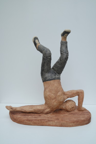 Scultura intitolato "Break dancer" da Elisabeth Fillet, Opera d'arte originale, Terracotta