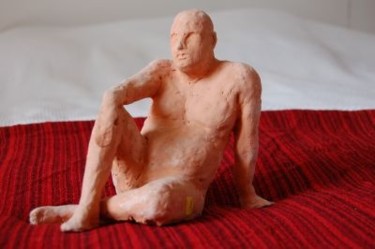 Sculpture titled "Homme assis" by Elitrompe, Original Artwork, Terra cotta