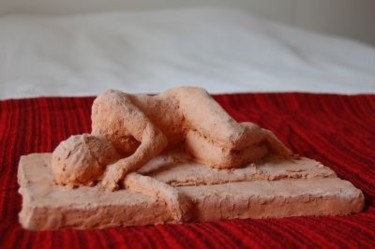 Sculpture intitulée "Homme couché" par Elitrompe, Œuvre d'art originale, Terre cuite