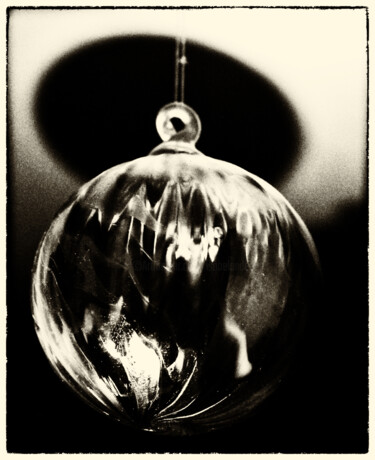 Photographie intitulée "Glass Sphere" par Elke Matthaeus, Œuvre d'art originale, Photographie numérique
