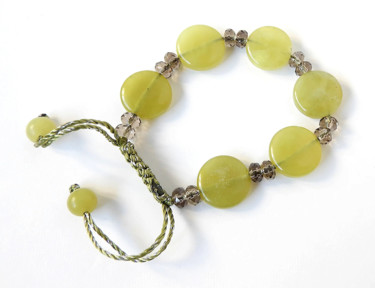 Olivine Gemstone Bracelet with Smoky Quartz, adjustable Design intitulée "Olivine Gemstone Br…" par Ella Lazkovich, Œuvre d'art originale, Bijoux