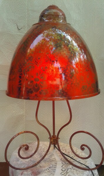 Design titled "mio calamaro rosso" by Ellaoachat, Original Artwork, Luminaire