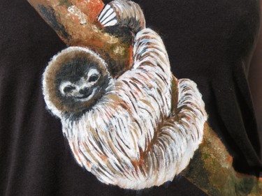 Sztuka tkaniny zatytułowany „Sloth so cute #arti…” autorstwa Nora Leynadier, Oryginalna praca, Odzież