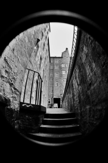 Photographie intitulée "Edinburgh's Close" par Elodie.M Richard, Œuvre d'art originale
