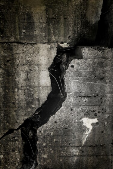 摄影 标题为“Crack” 由Elsa Lunghini, 原创艺术品, 数码摄影 安装在铝上
