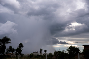 Fotografia intitulada "Nuvens derramando c…" por Elton Abreu, Obras de arte originais, Fotografia digital