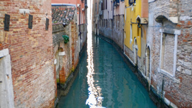 Fotografia intitolato "A true Venetian can…" da Emaga Travels By Emaga Art, Opera d'arte originale, Fotografia digitale