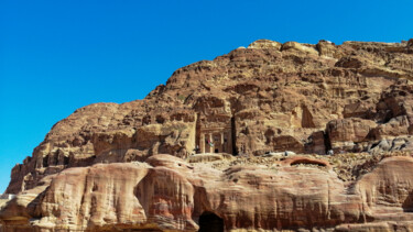 Fotografía titulada "Secrets of Petra" por Emaga Travels By Emaga Art, Obra de arte original, Fotografía digital