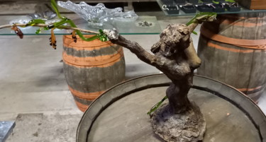 Sculpture titled "Pied de vigne" by Oeilme, Original Artwork, Clay