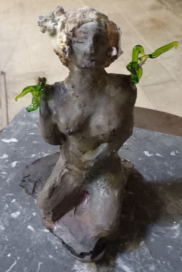 Sculpture titled "La vigne nue" by Oeilme, Original Artwork, Clay