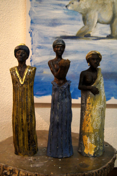 Sculpture intitulée "trois-persos.jpg" par Emilie Lacroix-Mathieu, Œuvre d'art originale, Céramique
