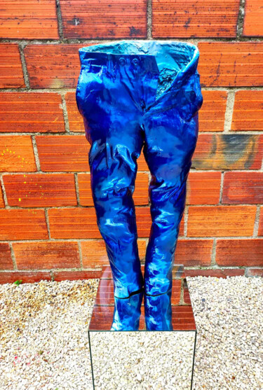 Скульптура под названием "The Jean" - Emilio Mortini, Подлинное произведение искусства, Смола